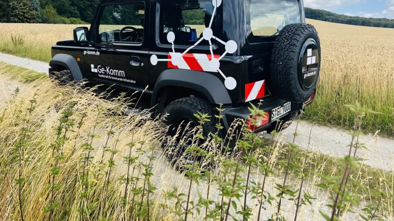 Fahrzeuge der Gesellschaft f&uuml;r kommunale Infrastruktur erfassen die Blomberger Wirtschaftswege. - &copy; Bildrechte: Stadt Blomberg