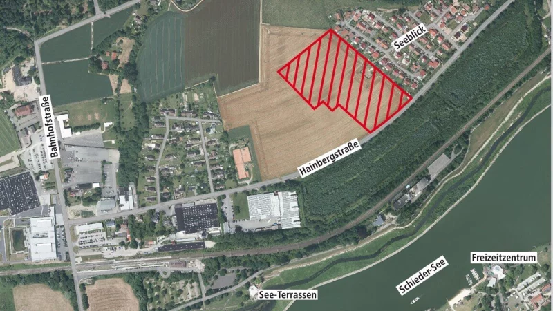 Die rot-schraffierte Fläche zeigt, wo das Baugebiet Seeblick II entstehen soll. - © Grafik: TIM-Online NRW/Günther Langmann