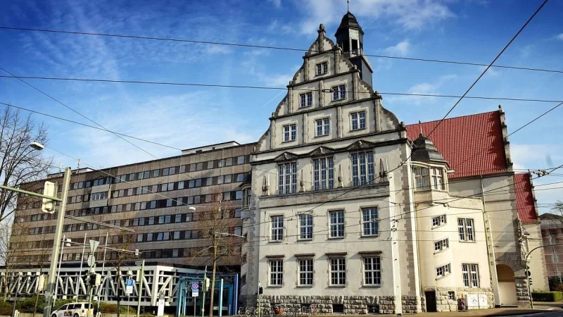 Vor dem Bielefelder Landgericht muss sich ein 34-J&auml;hriger verantworten, weil er zwei Frauen immer wieder Brutal angegriffen haben soll. (Archivbild) - &copy; Barbara Franke