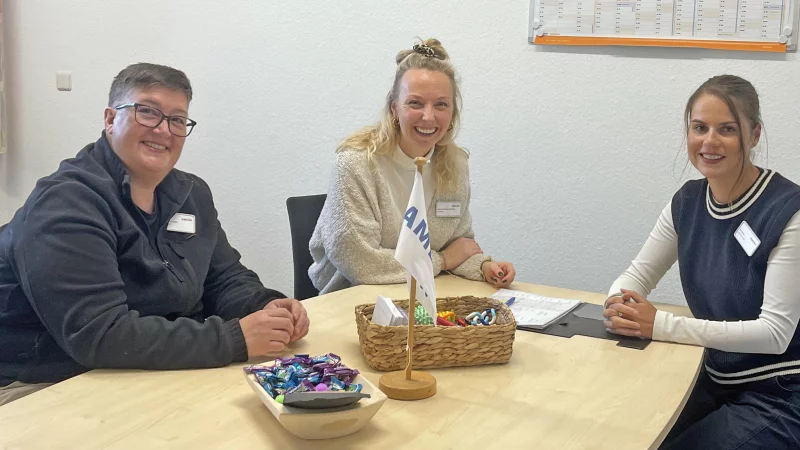 Dr. Isabel Englert (von links, Chef&auml;rztin), Annika Gerdtommarkotten (Psychotherapeutin) und Eva Nie&szlig;en (Psychotherapeutin und Leitung Psychologie) - &copy; AMEOS