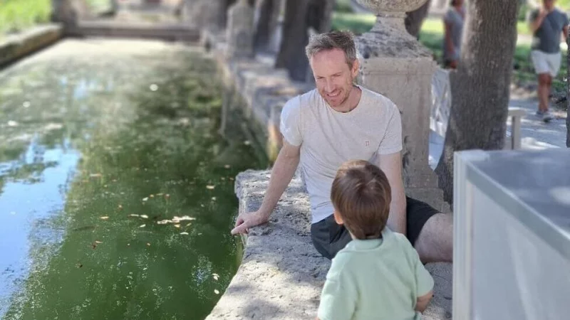 Nach Feierabend und am Wochenende verbringt Martin Wittlif aus B&uuml;nde viel Zeit mit seinem Sohn. Der ist bereits in Amerika geboren. - &copy; Privat