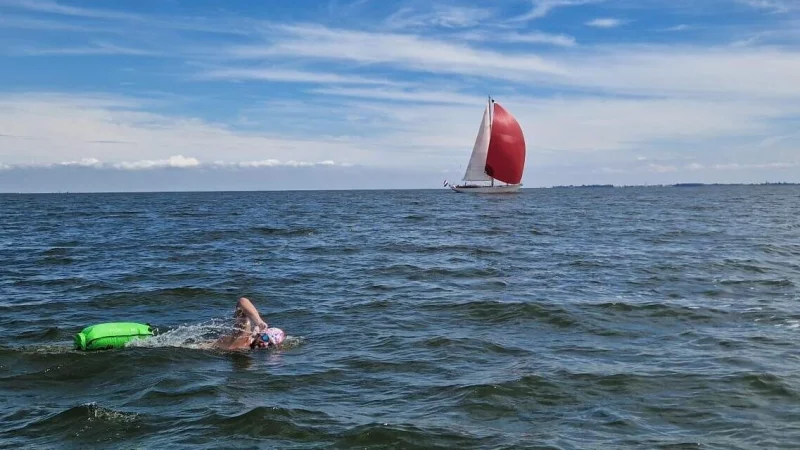 Tobias Pr&uuml;&szlig;ner bei seiner Tour durch das Ijsselmeer. - &copy; Tobias Pr&uuml;&szlig;ner