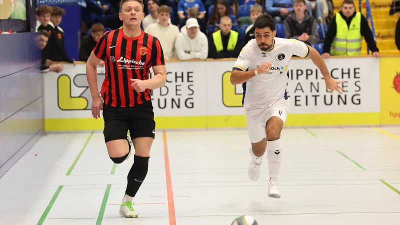 Marco Mescheder vom Post-TSV Detmold beim Endspiel 2025 im Duell mit Akin Cam vom TSV Horn. - © Paul Cohen