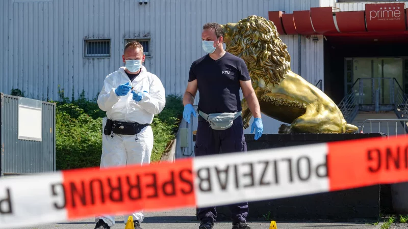 Auseinandersetzung mit Stichwaffe(n) mit mehreren Verletzten vor der Disco "Prime" in Bielefeld - &copy; Archivfoto: Paul Brinkmann