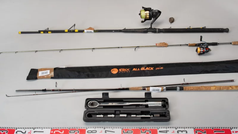 Gefundene Angeln und Drehmomentschlüssel - Eigentümer gesucht. - © Polizei Lippe