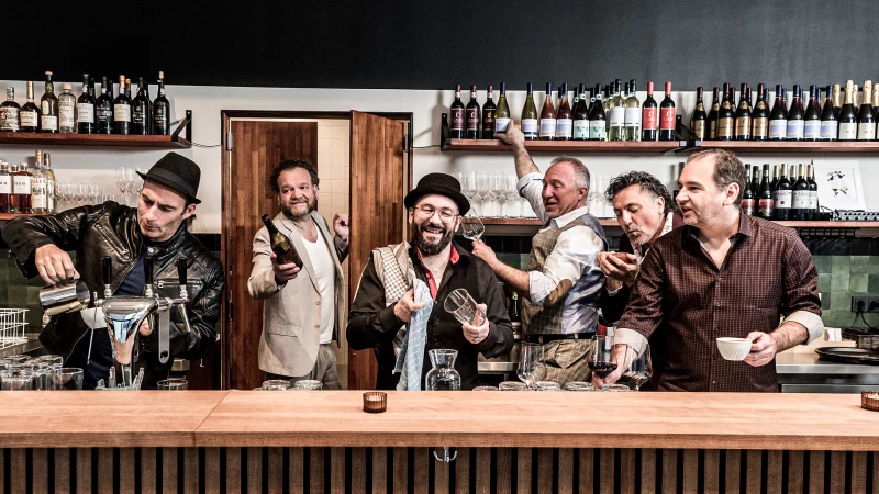 Die Italo-Pop-Band „I Dolci Signori“ präsentiert live und umsonst im Kurpark von Bad Salzuflen eine Mischung aus Italo-Klassikern und emotionsgeladener Performance in der „Nacht der italienischen Welthits“. - © Berli Berlinski