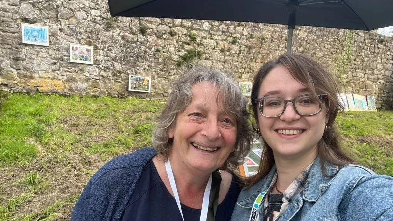 Konstanze Schneider und Vita Golovchenko laden zur Ausstellung. - © Bildrechte: Konstanze Schneider und Vita Golovchenko