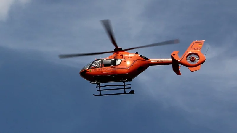 Ein Rettungshubschrauber brachte den Verletzten in eine Klinik. - &copy; Symbolbild: Pixabay