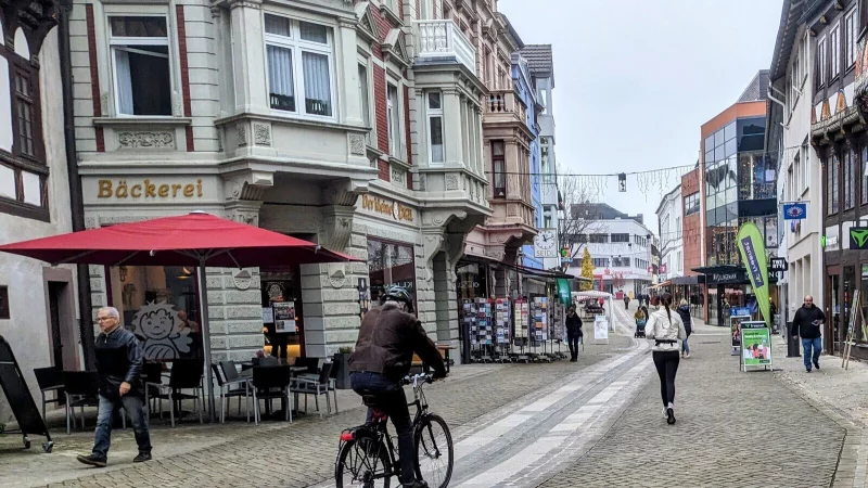Blick in die H&ouml;xteraner Innenstadt. Wie kann trotz der Herausforderungen des Bev&ouml;lkerungsschwunds Lebensqualit&auml;t erhalten bleiben? - &copy; Burkhard Battran