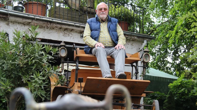 Heinz Meyer (84) ist leidenschaftlicher Kutscher, hat die Zügel nach dem altersbedingten Ableben eines seiner Pferde aber an den Nagel gehängt. Für ihn sind die Diskussionen, die nach einem Unglück wie in Harsewinkel aufkommen, nicht neu. Er ist überzeugt, dass seine Pferde richtig Spaß an den Schützenfesten hatten. - © Janet König