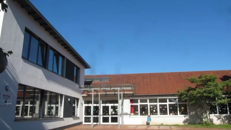 An der Ostschule soll bald ein Verkehrsversuch unternommen werden. - © Eben-Ezer