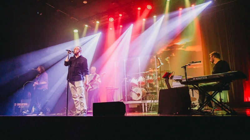 Die Musikband "The Music of Genesis" besteht aus Niklas Turmann (von links), Elmar Ferner, Michael Schugardt und Jochen Pietsch. - &copy; Bildrechte: Genesis