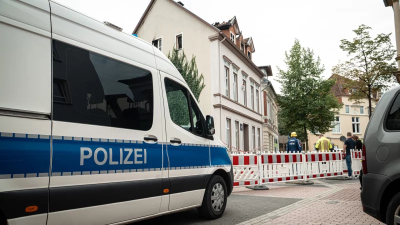 Bei dem Feuer in dem Mehrfamilienhaus an der Gerichtsstra&szlig;e geht die Staatsanwaltschaft von Brandstiftung aus. Jetzt wurden drei Lagenser vorl&auml;ufig festgenommen. - &copy; Die Blaulichtfotografen