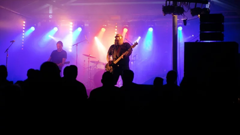 2019 standen die Nitrogods in Belle auf der Freibad-B&uuml;hne. - &copy; Karoline Goroll