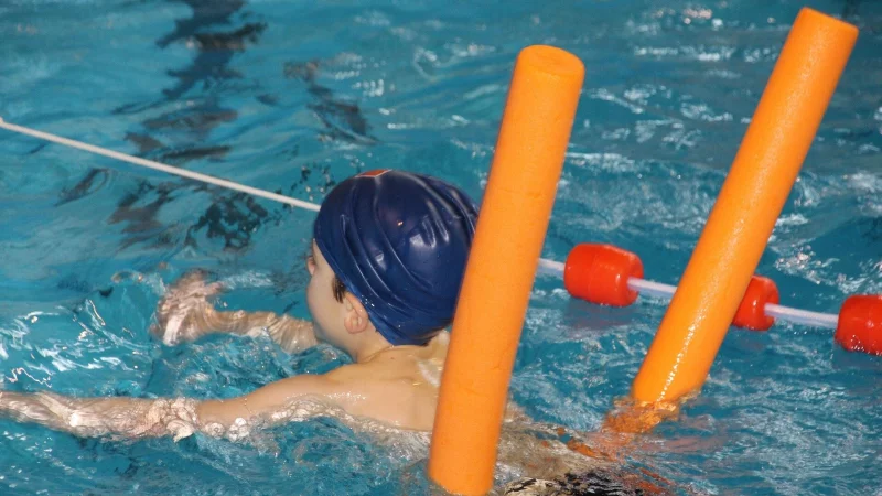 Das Akteurs-B&uuml;ndnis "Schwimmen in Bad Salzuflen" sorgt daf&uuml;r, dass mehr Bad Salzufler Kinder Schwimmen lernen. - &copy; Symbolbild: Pixabay