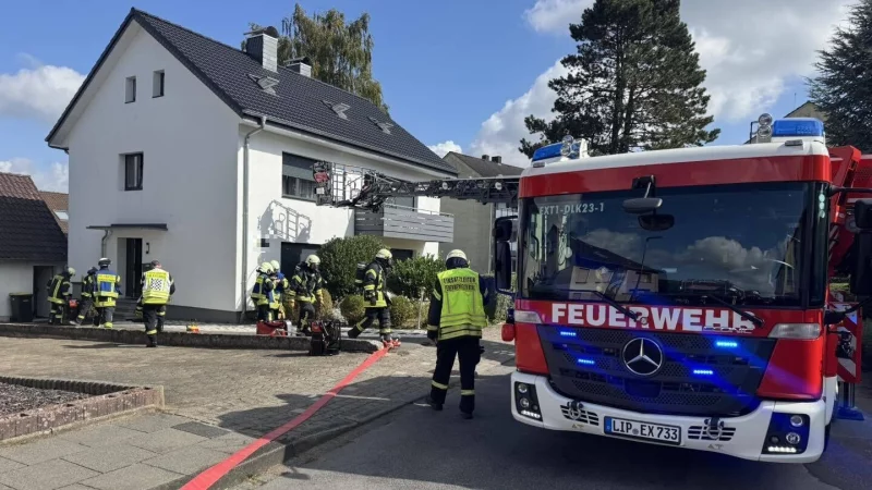 Die Feuerwehr hatte am Wochenende gleich zwei Feuer zu bek&auml;mpfen - beide hatte sie jedoch schnell unter Kontrolle. - &copy; Feuerwehr Extertal