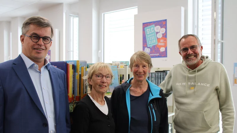 Michael Biermann (von links), Elisabeth Varnholt, Elisabeth Knuth und Klaus Landrock freuen sich auf ein buntes Programm. - © Lorraine Brinkmann