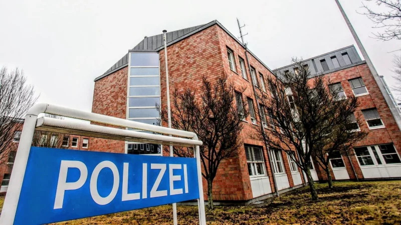 Bei der Polizei Bielefeld sollen mehrere Stellen von Regierungsbeschäftigten unbesetzt sein - mit drastischen Folgen. Auch andere Polizeibehörden klagen unter ähnlichen Problemen. - © Andreas Zobe