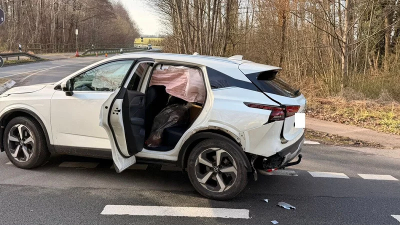 Bei dem Unfall wurden gl&uuml;cklicherweise keine Menschen in ihren Fahrzeugen eingeklemmt. - &copy; Feuerwehr Lage