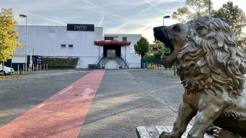 Vor der Diskothek Prime an der Duisburger Straße soll am 24. September 2023 auf einen 29-Jährigen geschossen worden sein. - © Symbolfoto: Jens Reichenbach