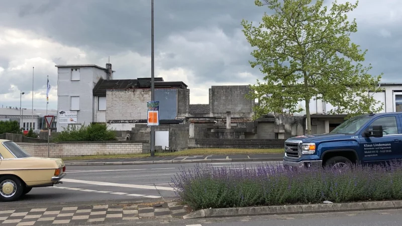 Die Bauruine an der Ecke Bahnhofstraße/Werler Straße. - © Thomas Reineke