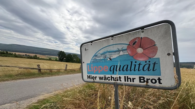 Dunkle Wolken über einem vertrauten Schild: Wie es mit Lippequalität weitergeht, ist ungewiss. - © Martin Hostert