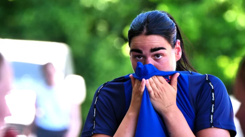Muss im Training weiter kürzertreten: Lara Lepschi, Torhüterin des Handball-Bundesligisten HSG Blomberg-Lippe. - © Jörg Hagemann