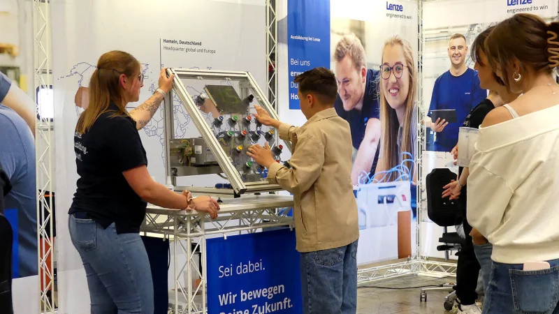 Bei Lenze waren die Interessenten interaktiv gefordert. - © Rudi Rudolph