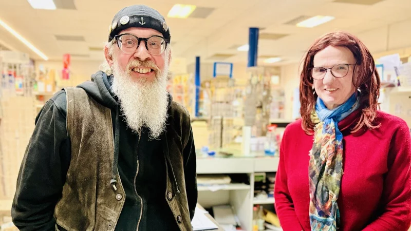 Ende einer Studentenlegende: Gesch&auml;ftsf&uuml;hrer Stefan Raden und Mitarbeiterin Larissa Marie J&uuml;rgens im "Copylight". - &copy; Stefan Becker