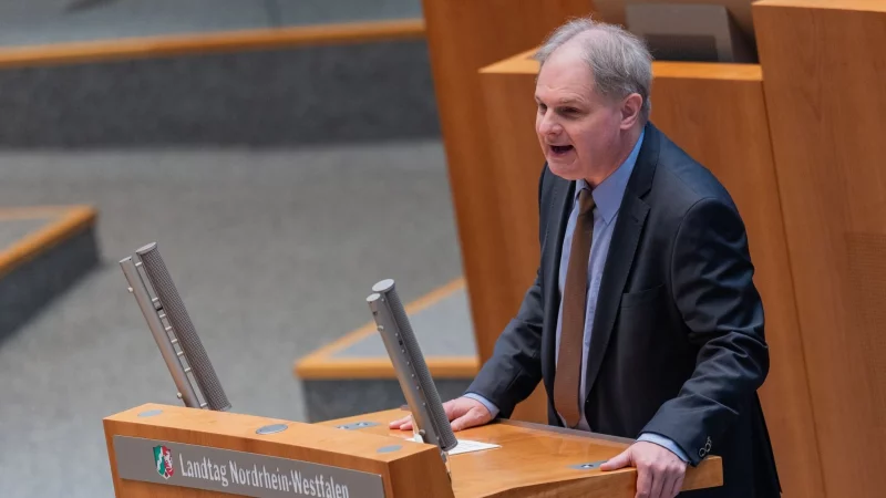 Ralf Witzel (FDP) kritisiert NRW-Finanzminister Marcus Optendrenk f&uuml;r die Aufnahme von Schulden. - &copy; Rolf Vennenbernd/dpa