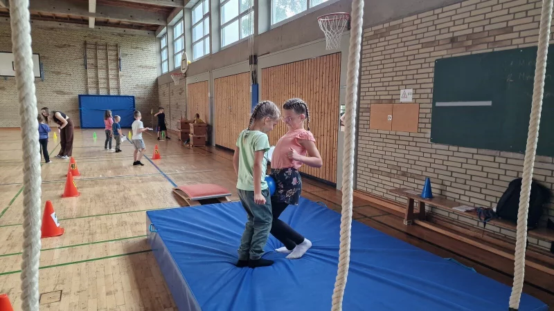 Auch der Verein KOMM nutzt die Turnhalle f&uuml;r die Ferienspiele - &copy; Archvifoto: Nadine Uphoff
