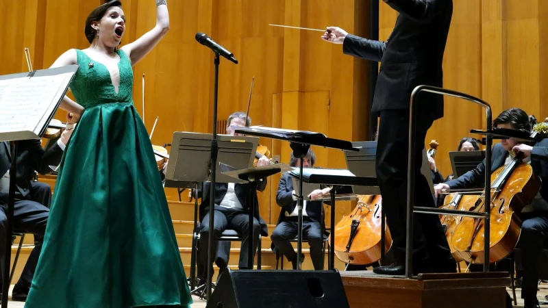 Das Neujahrskonzert f&uuml;hrt schwungvoll ins Neue Jahr. Mit Sopranistin Anne Elizabeth Sorbara und der NWD unter Leitung von Markus Huber. - &copy; Thomas Kr&uuml;gler