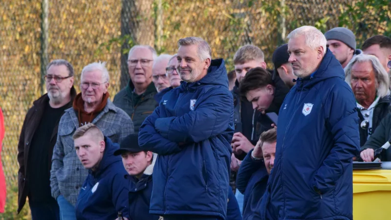 Dirk und Mike Winkler leisten so gute Arbeit, dass der TuS Brake zu den Geheimfavoriten gez&auml;hlt wird. - &copy; J&ouml;rg Hagemann