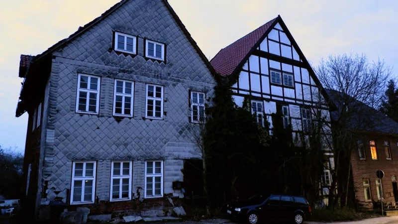 Besonders das Erscheinungsbild der Ortsdurchfahrt Varenholzer Straße treibt die Bürger um. - © Lorraine Brinkmann