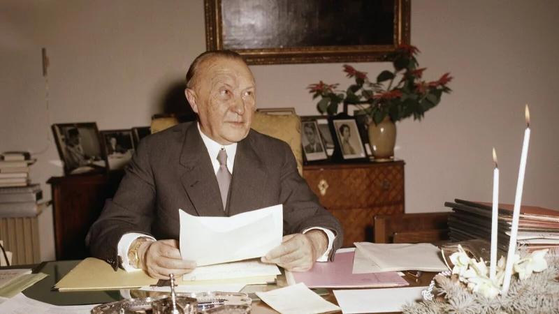 Eine undatierte Aufnahme von CDU-Politiker Konrad Adenauer, der von 1949 bis 1963 der erste Kanzler der Bundesrepublik war. - &copy; picture-alliance / dpa