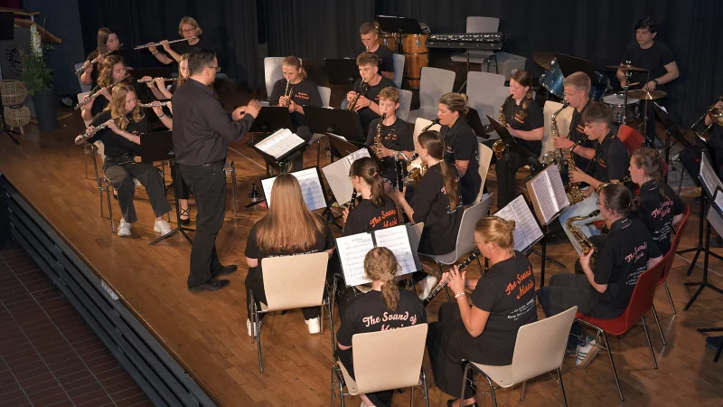 Die Bläser der Realschule I beim großen Jahreskonzert. - © Realschule I