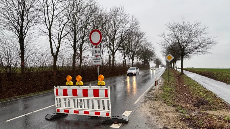 Die Sperrung der Lockhauser Straße/Schötmarschen Straße in Richtung Lockhausen soll bald aufgehoben werden. - © Thomas Reineke