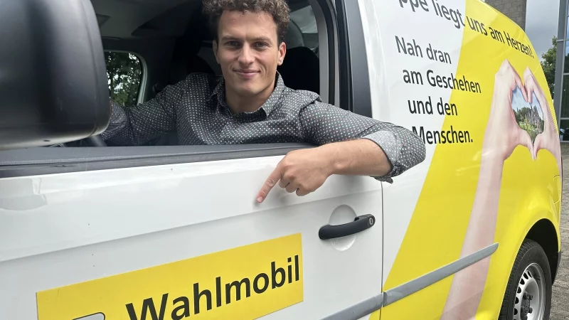 Das LZ-Wahlmobil ist vor Ort. - &copy; Cordula Gr&ouml;ne