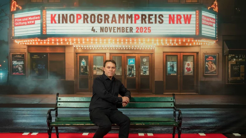 Die Film und Medienstiftung NRW hat Kinobetreiber in NRW ausgezeichnet. Darunter sind auch Volker Pannnenbecker (Foto) f&uuml;r das Hansa Kino in Lemgo und Norbert Zeitz f&uuml;r die Filmb&uuml;hne Bad Salzuflen. - &copy; Hojabr Riahi / Film- und Medienstiftung NRW