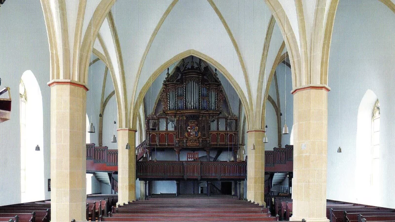 Die Orgel mit dem farbenfrohen lippischen Wappen wurde 1688 im Stile des holländischen Bauernbarock angefertigt. - © Repro: Horst Biere / Quelle: Ev. Kirchengemeinde