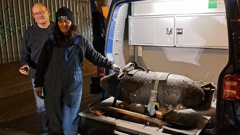 Rainer Woitscheck und Barbara Bremmer entschärften die Bombe in Bielefeld. - © Feuerwehr Bielefeld