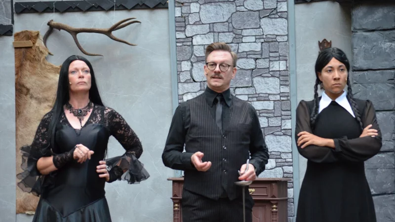 Das wird ein morbider Spaß: Die Addams-Familie treibt auf der Freilichtbühne Bellenberg ihr Unwesen. - © Freilichtbühne Bellenberg.