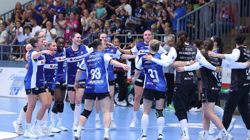 Die HSG Blomberg-Lippe feiert wieder - diesmal nach dem Sieg gegen den Buxtehuder SV. - © paul cohen