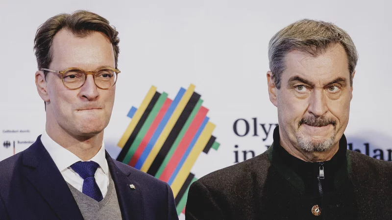 Gelten als Rivalen: NRW-Ministerpr&auml;sident Hendrik W&uuml;st (l.) und sein bayrischer Amtskollege Markus S&ouml;der. - &copy; picture alliance / photothek.de
