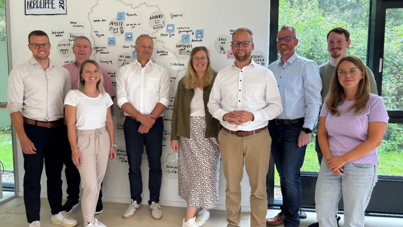 Vertreterinnen und Vertreter aus Dörentrup, Barntrup und Extertal trafen sich zum Auftaktworkshop für die Entwicklung einer gemeinsamen Nachhaltigkeitsstrategie. - © Stadt Barntrup