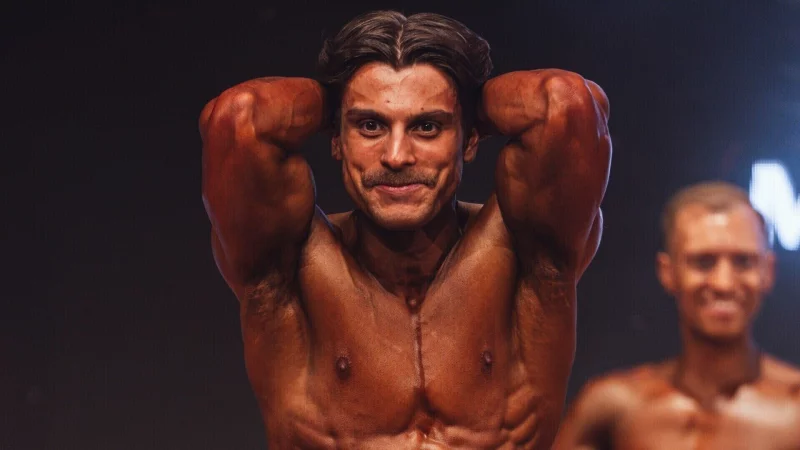 Bei seinem ersten Wettkampf &uuml;berhaupt &uuml;berzeugt Natural Bodybuilder Ferdaus Hariri. Der Mann aus dem Kreis G&uuml;tersloh gewinnt in Rheinland-Pfalz gar direkt. - &copy; Thomas Schwarz