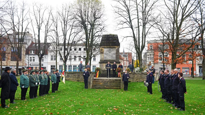 Landrat Meinolf Haase mahnt, den Frieden nicht als Selbstverst&auml;ndlichkeit zu sehen. - &copy; Nicole Ellerbrake