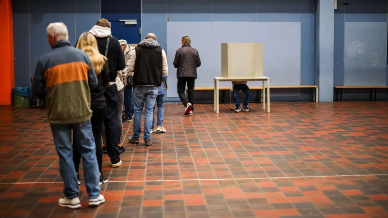 Am Sonntag fanden in Nordrhein-Westfalen Kommunalwahlen statt. Nun werden die Stimmen ausgez&auml;hlt. - &copy; Christoph Reichwein/dpa