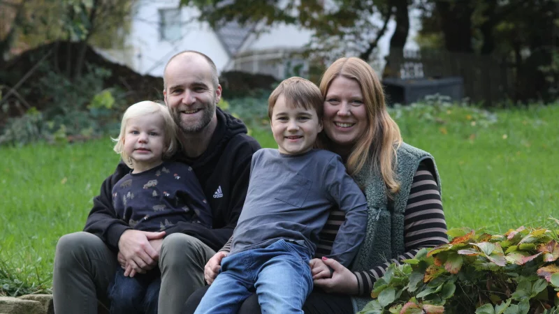 Dörthe Albert Menke genießt aktuell die Herbstferien mit ihrem Mann Patrick Menke und ihren Söhnen Matti (l.) und Moritz. - © Carolin Nieder-Entgelmeier