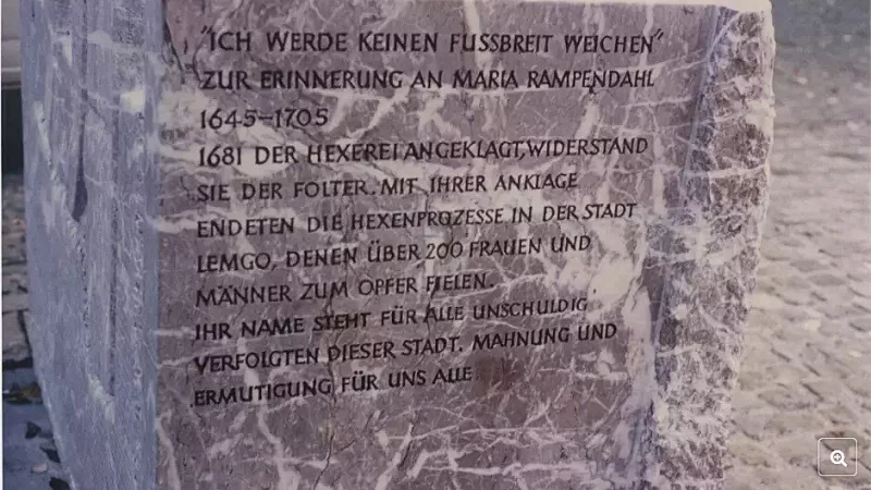 Der "Stein des Ansto&szlig;es" soll mehr Aufmerksamkeit erhalten. - &copy; Stadt Lemgo